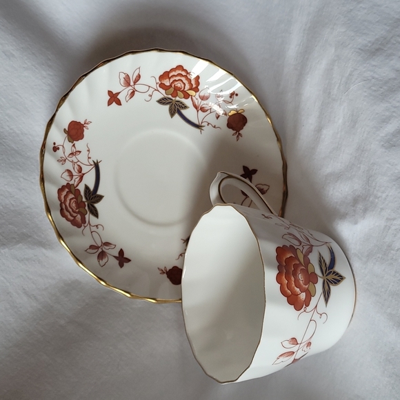Royal Crown Derby Bali Pattern Tea Cup & Saucer - Picture 3 of 5